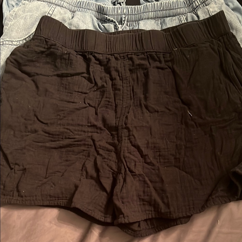 Stylish Assorted Shorts Collection - Picture 4 of 11